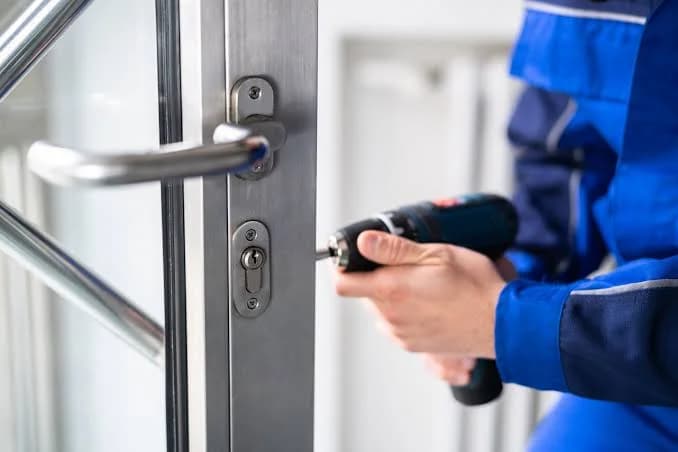 Commercial Locksmith close-up | City of London Locksmiths